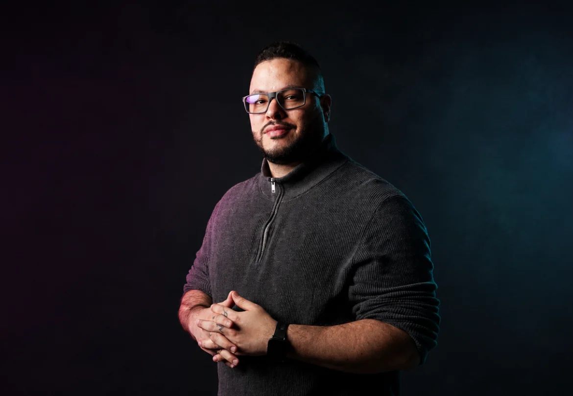 Humberto Lozano en retrato profesional